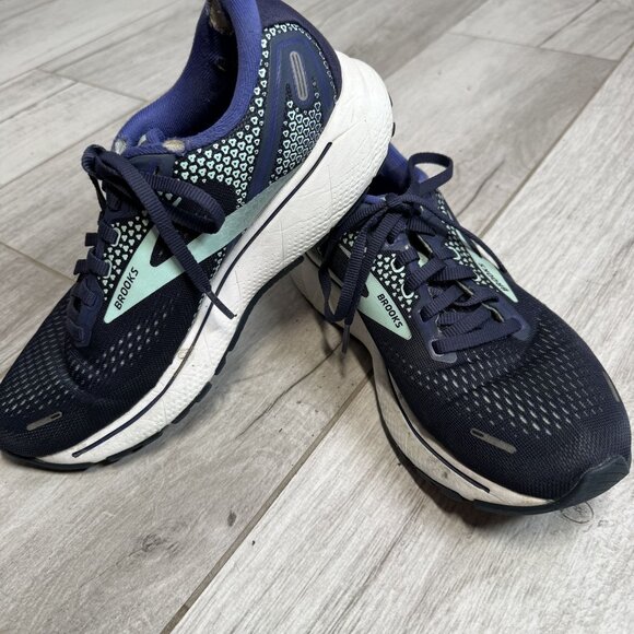 Brooks Shoes - Brooks Navy and Mint Athletic Shoes